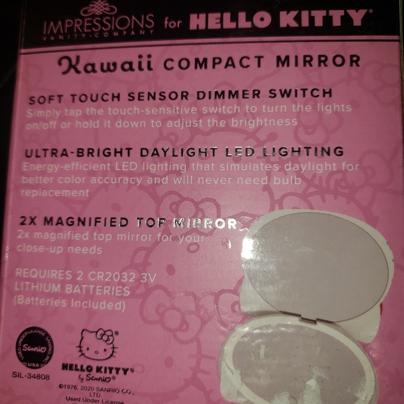 HELLO KITTY COMPACT LED MIRROR NIB - Picture 6 of 7